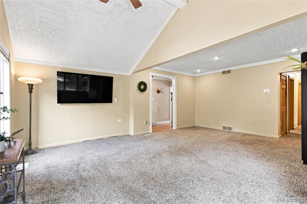 21814 Parker Street Property Photo 7