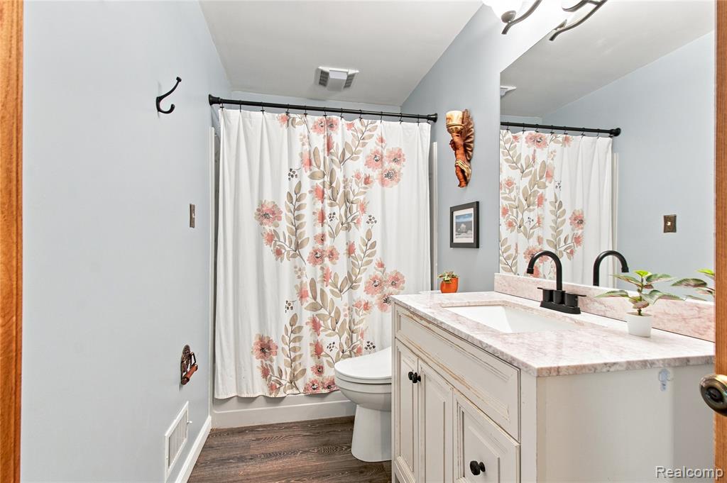 21814 Parker Street Property Photo 20