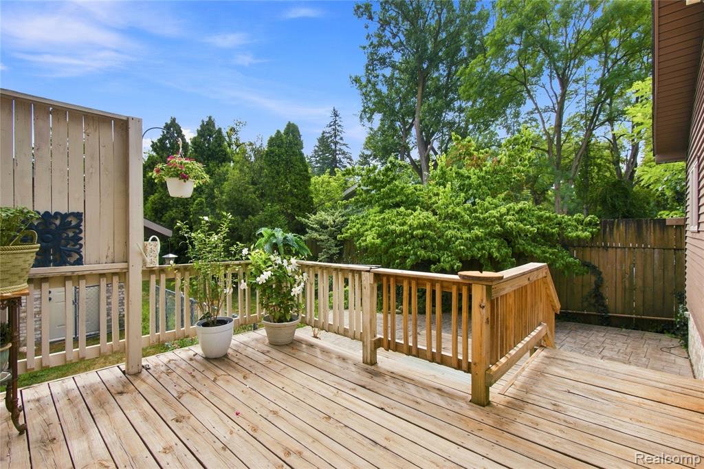 21814 Parker Street Property Photo 27