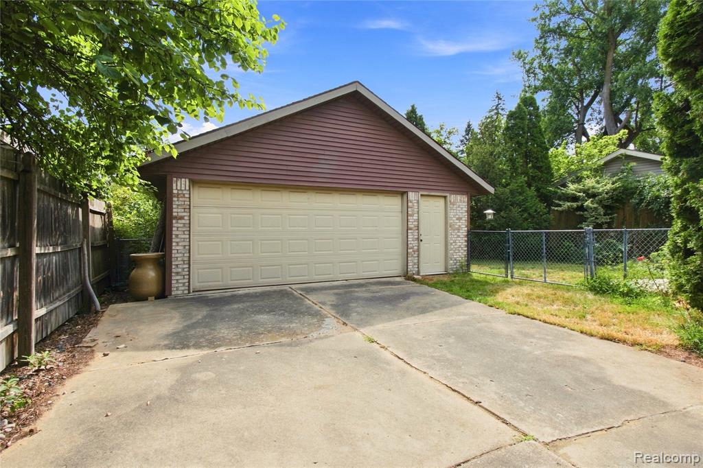 21814 Parker Street Property Photo 28