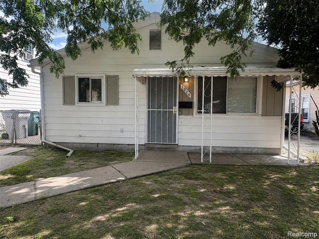 1026 E Evelyn Avenue Property Photo 1