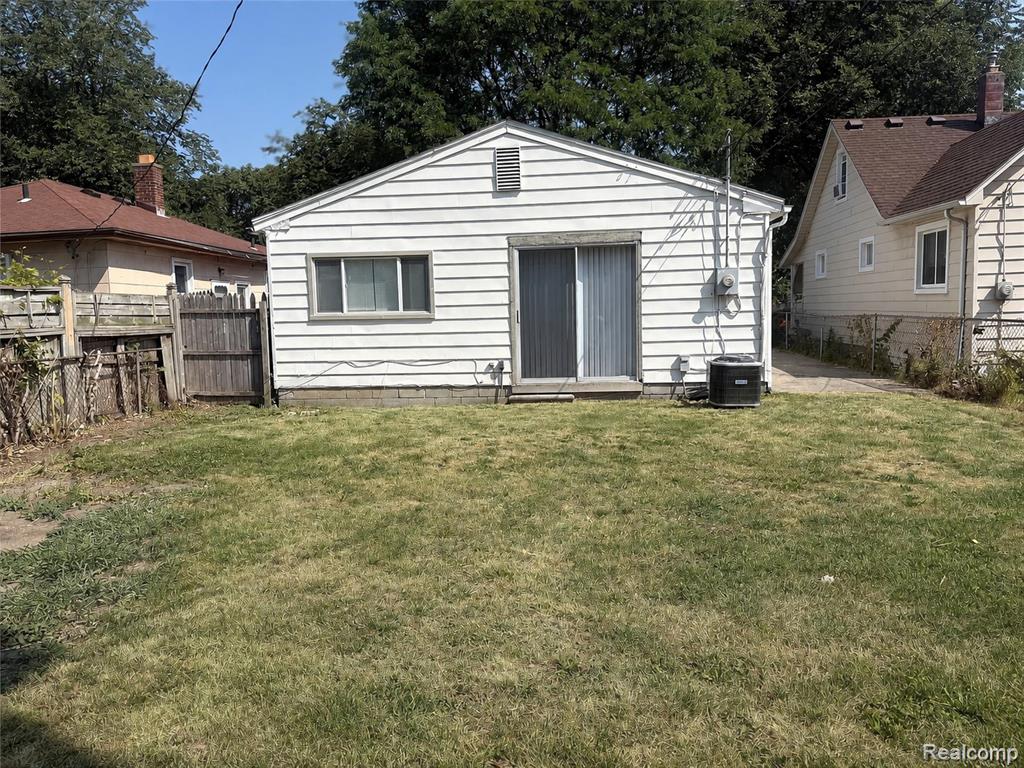 1026 E Evelyn Avenue Property Photo 3