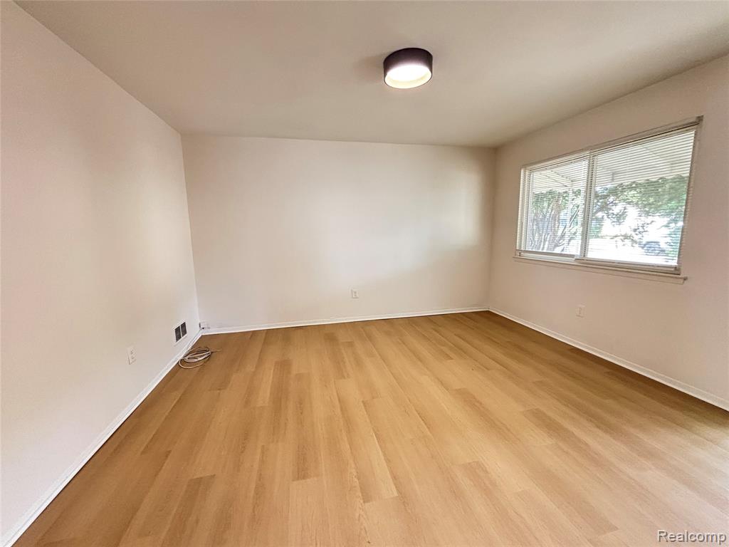 1026 E Evelyn Avenue Property Photo 4