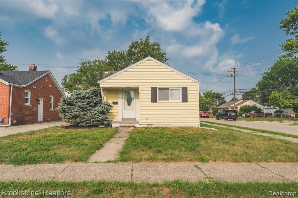 26461 Belanger Street Property Photo 2