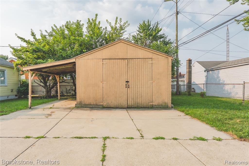 26461 Belanger Street Property Photo 28