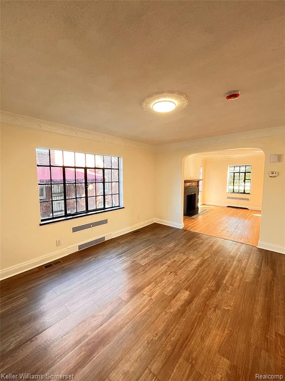 12604 E Outer Drive Property Photo 5