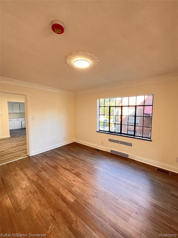 12604 E Outer Drive Property Photo 12