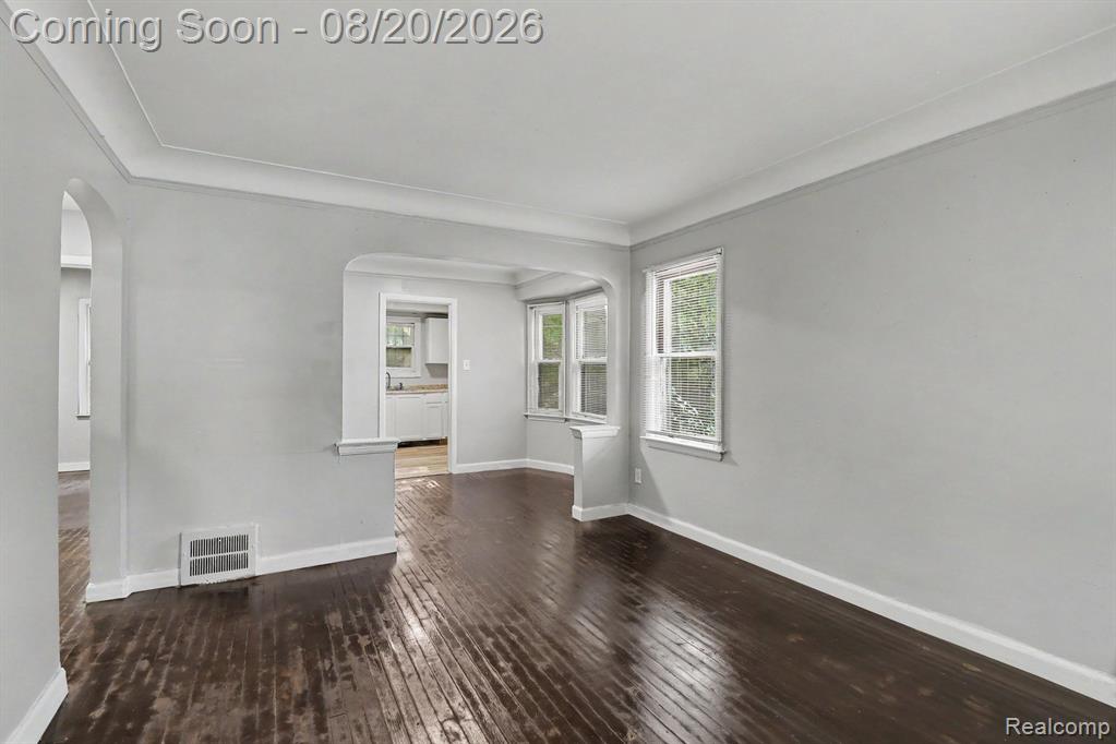 9636 Plainview Avenue Property Photo 3