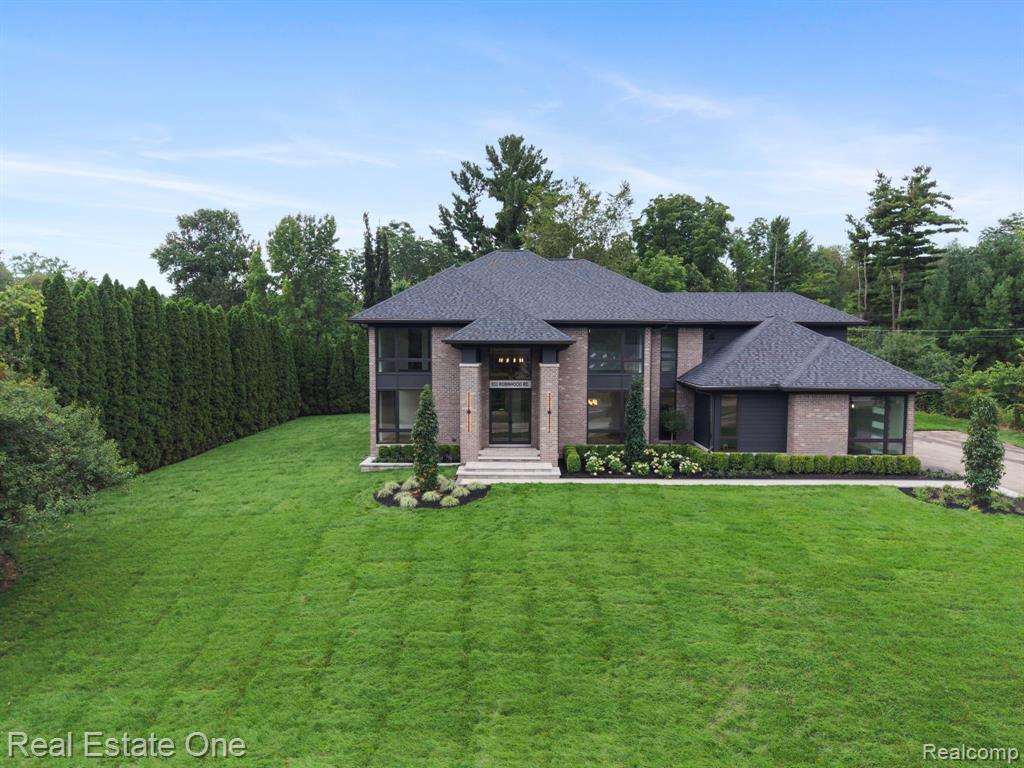 933 Robinhood Road