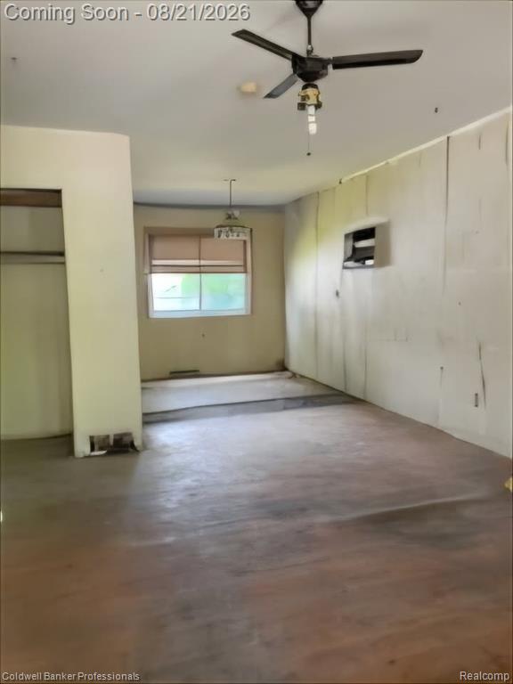 789 Gates Avenue Property Photo 6