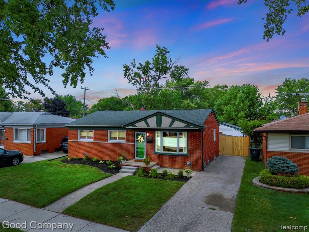 21605 Barton Street Property Photo 1