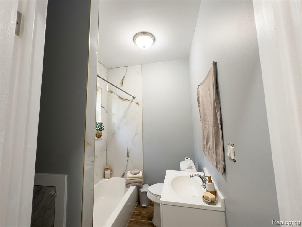 15389 Dexter Street Property Photo 12