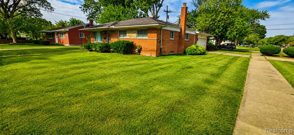 25055 Pierce Street Property Photo 1