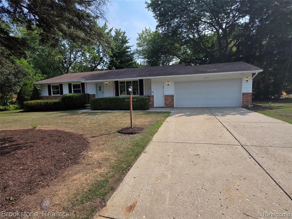 5395 Dorchester Drive Property Photo 1