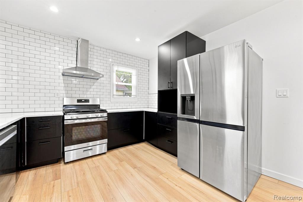 25511 Dartmouth Street Property Photo 5