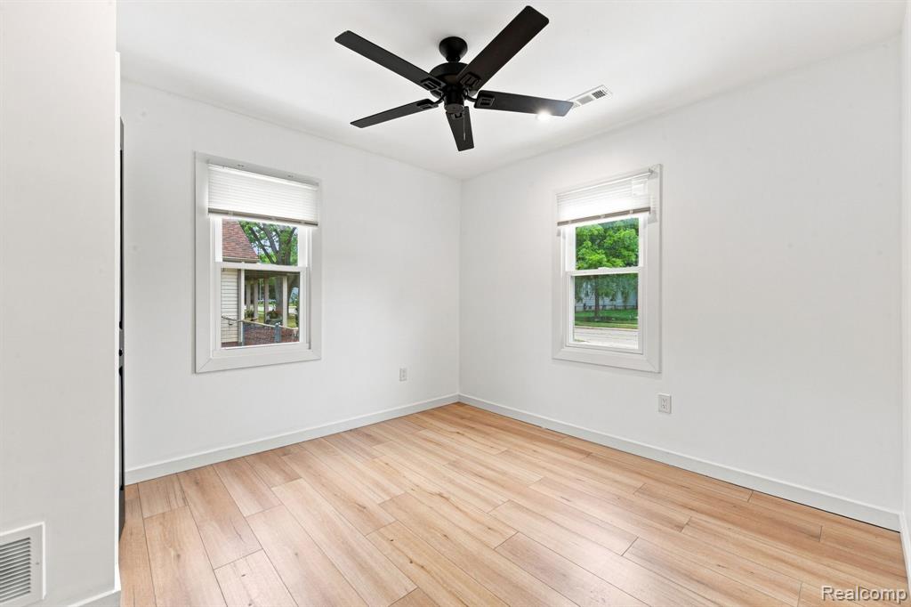 25511 Dartmouth Street Property Photo 16
