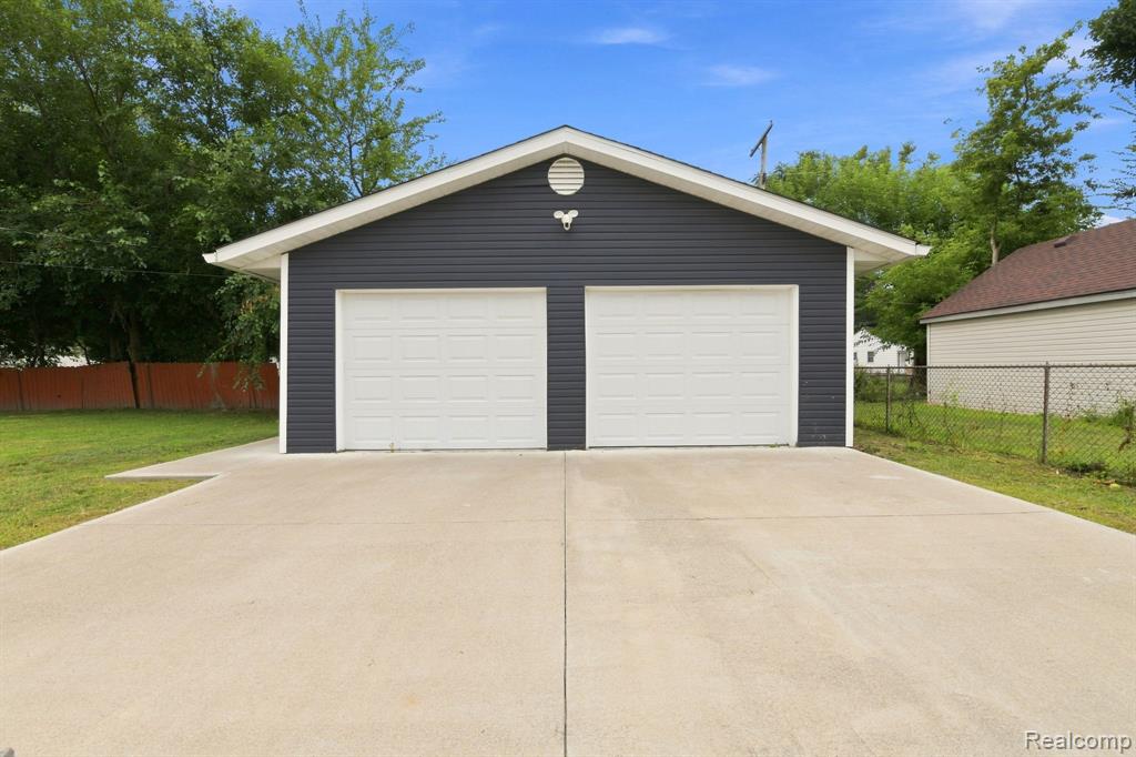25511 Dartmouth Street Property Photo 19