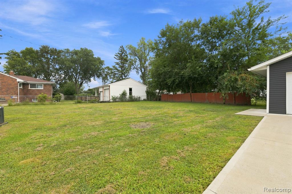 25511 Dartmouth Street Property Photo 26