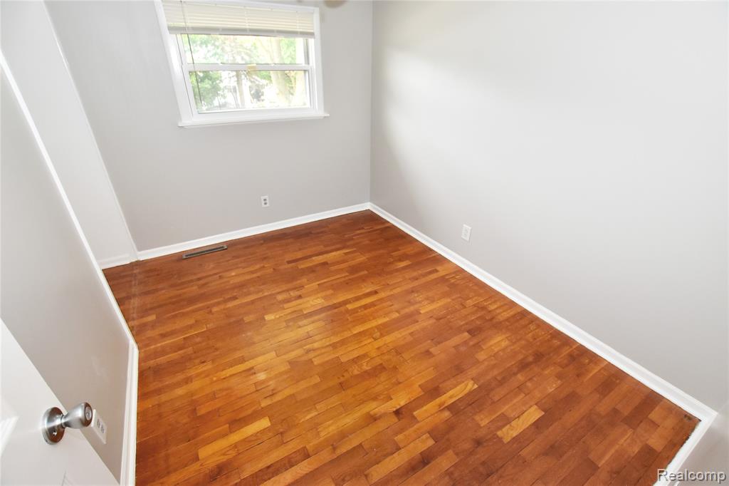 5825 Branch Road Property Photo 6