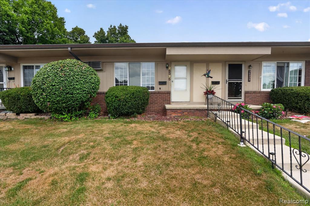 25325 Potomac Drive Property Photo 2