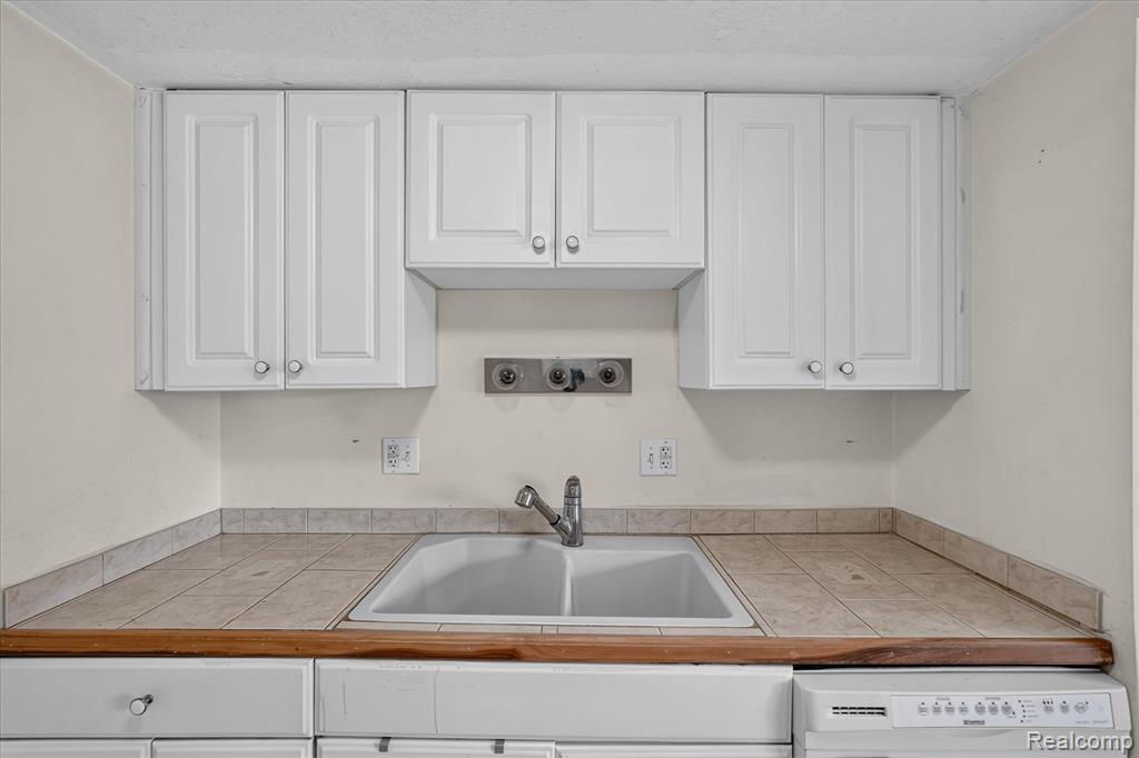 25325 Potomac Drive Property Photo 10