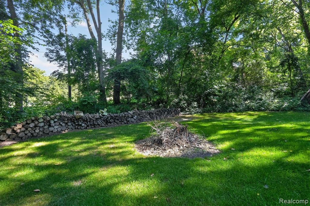 1917 S Milford Road Property Photo 48