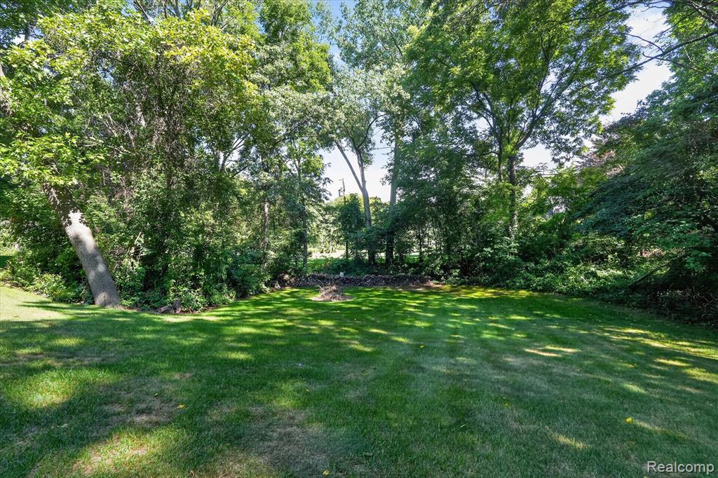 1917 S Milford Road Property Photo 49