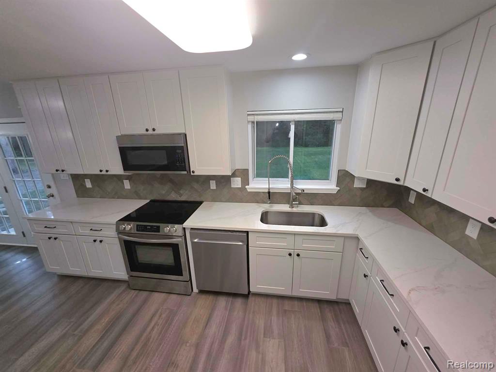 2564 Mueller Road Property Photo 2