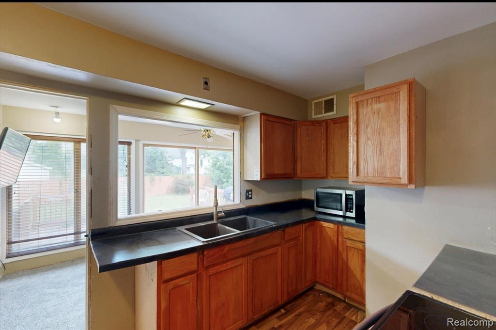 11 Congress Court D Property Photo 7