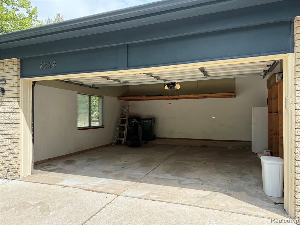 2356 Hinge Drive Property Photo 3