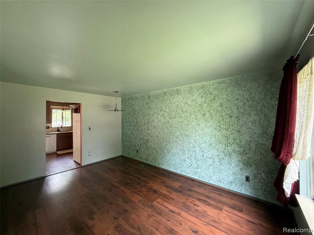 2356 Hinge Drive Property Photo 8
