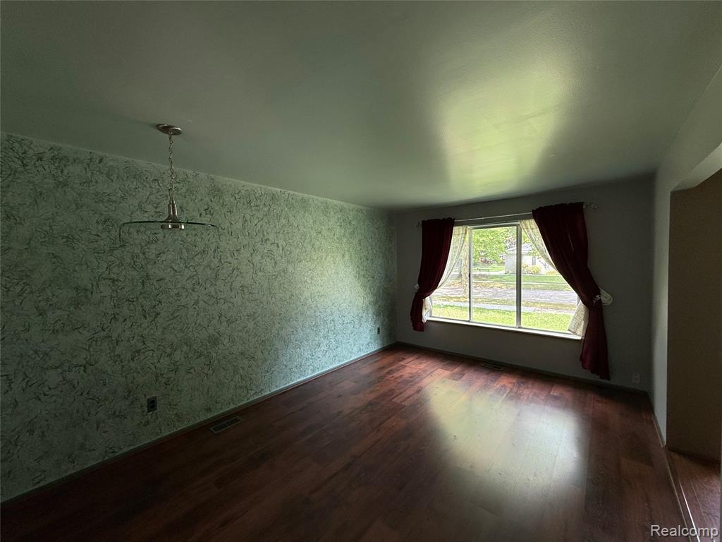 2356 Hinge Drive Property Photo 9