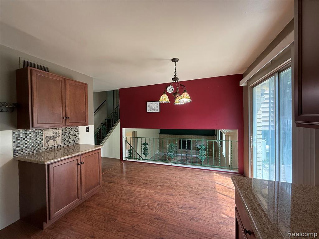2356 Hinge Drive Property Photo 14