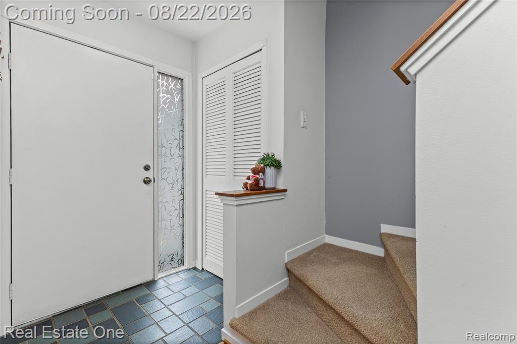 732 Hamilton Court Property Photo 4