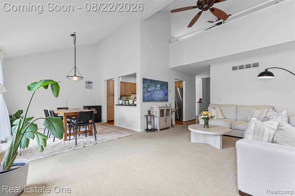 732 Hamilton Court Property Photo 7