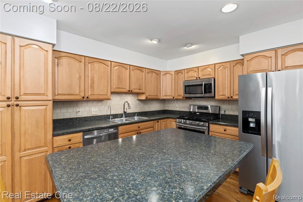 732 Hamilton Court Property Photo 12
