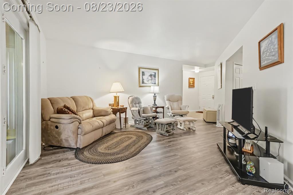 1345 Shire Court Property Photo 6