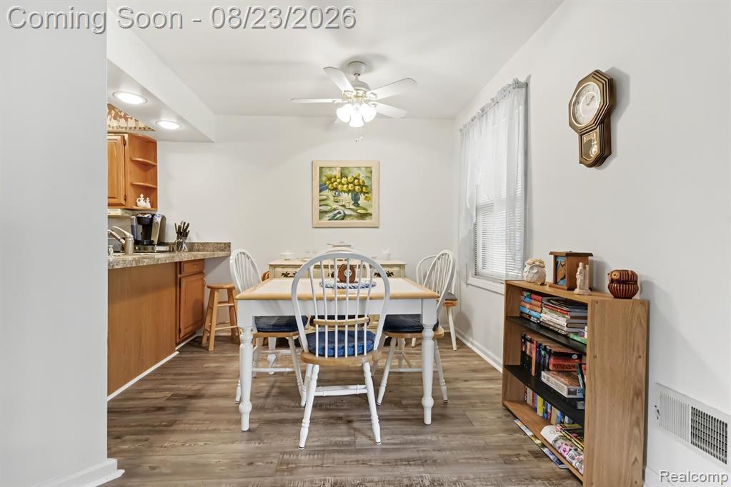 1345 Shire Court Property Photo 7