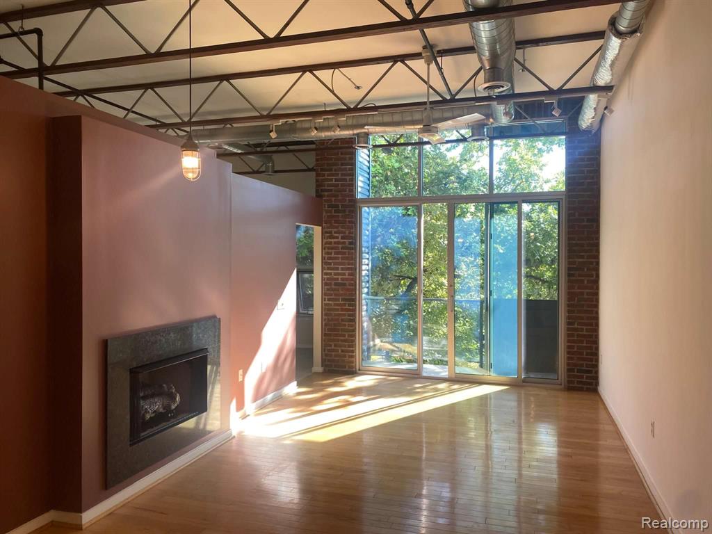 614 S Troy Street Property Photo 8