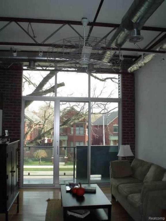 614 S Troy Street Property Photo 9