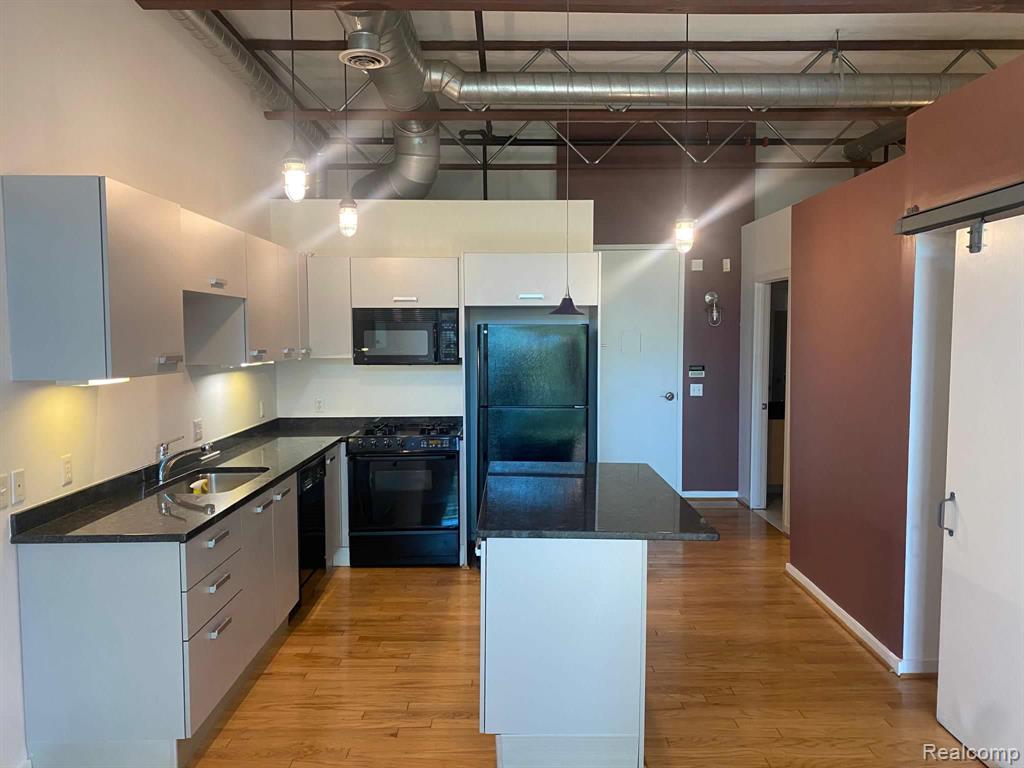 614 S Troy Street Property Photo 13