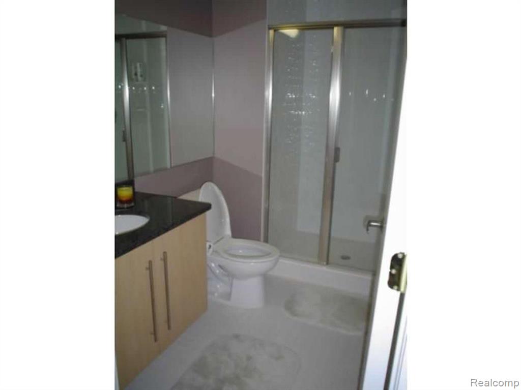 614 S Troy Street Property Photo 16
