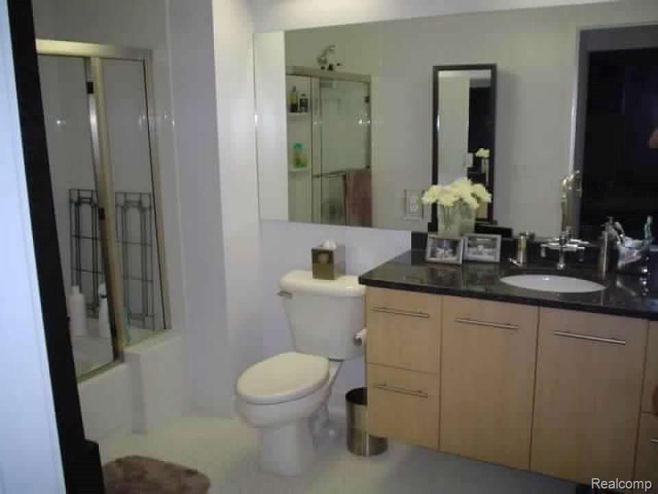 614 S Troy Street Property Photo 17