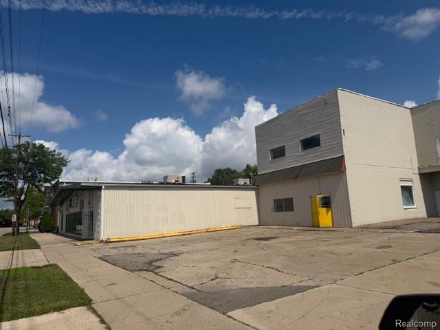 4371 S Saginaw Street Property Photo 3