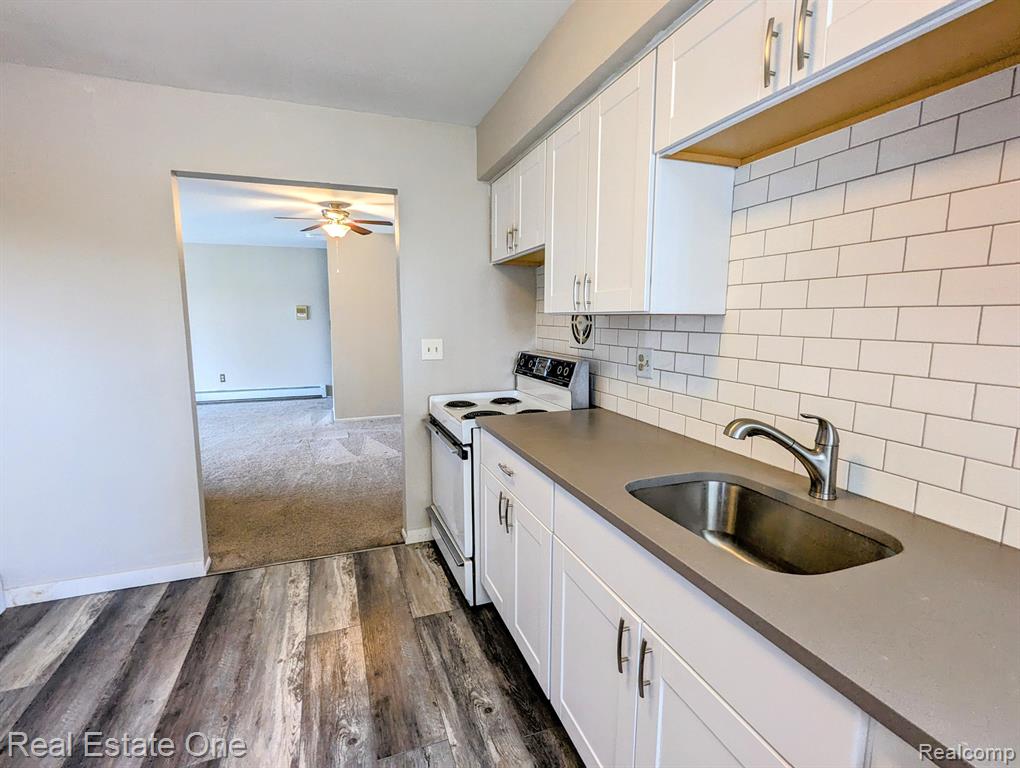 1942 Axtell Drive Property Photo 10