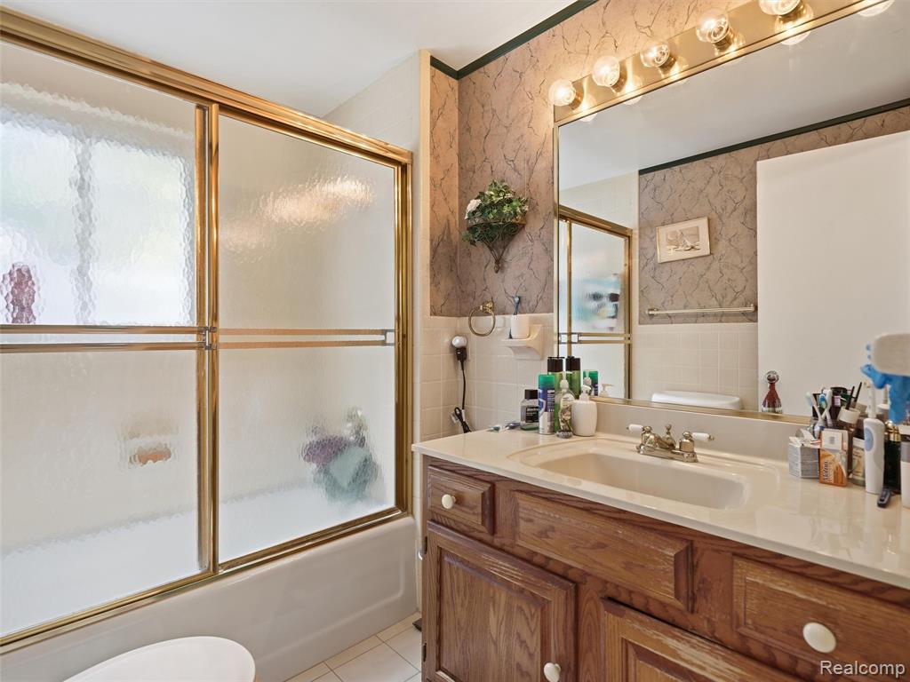 7416 Ledgewood Drive Property Photo 15