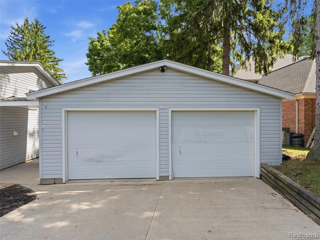 7416 Ledgewood Drive Property Photo 17
