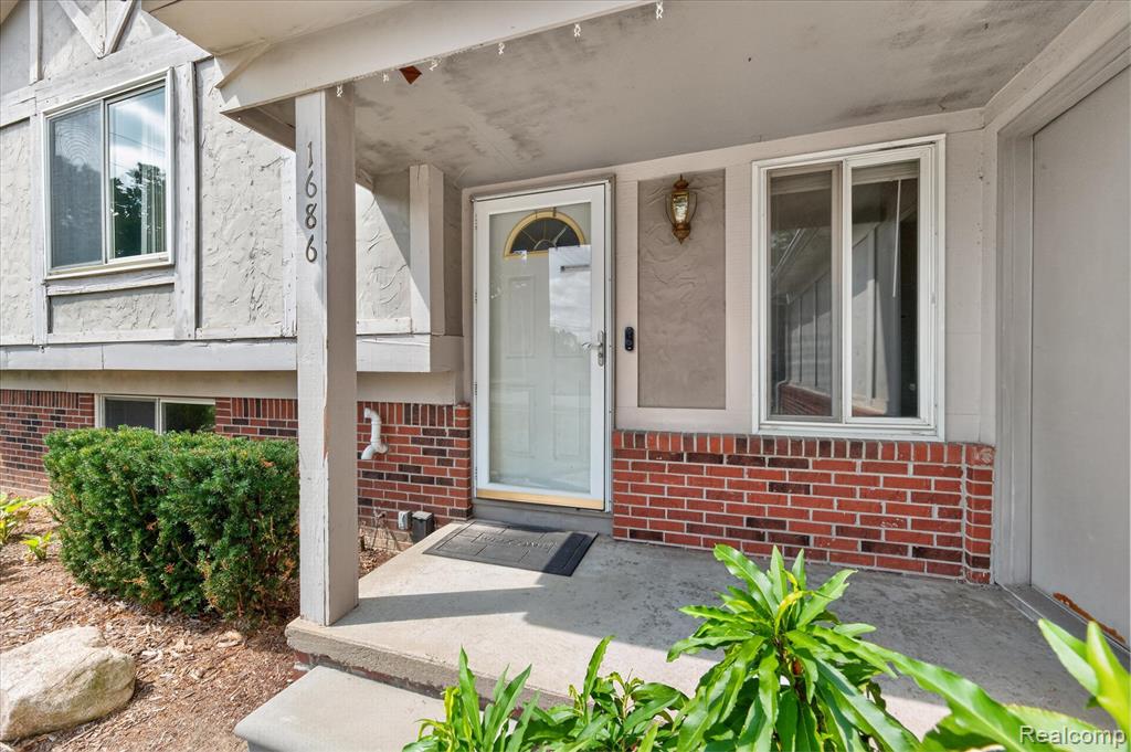 1686 Heritage Drive Property Photo 4