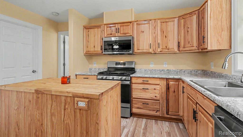 317 Elio Property Photo 9