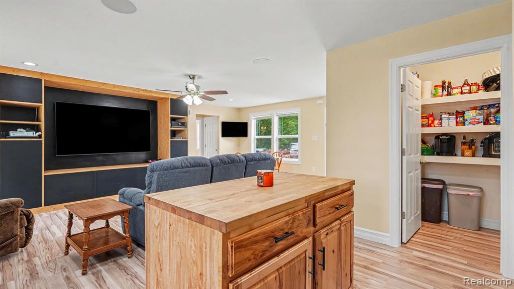 317 Elio Property Photo 10